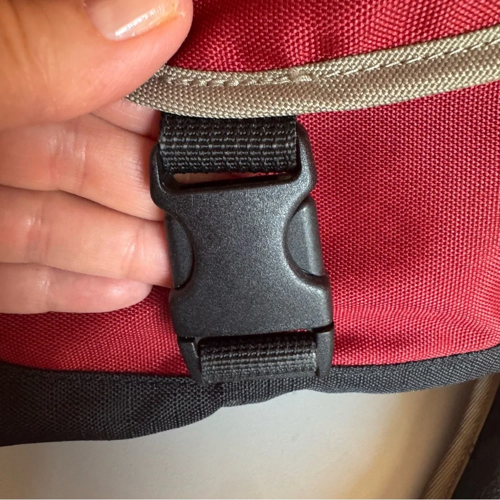 Lowepro Red Black Nylon Padded Large Unisex Camera Bag with Shoulder Strap